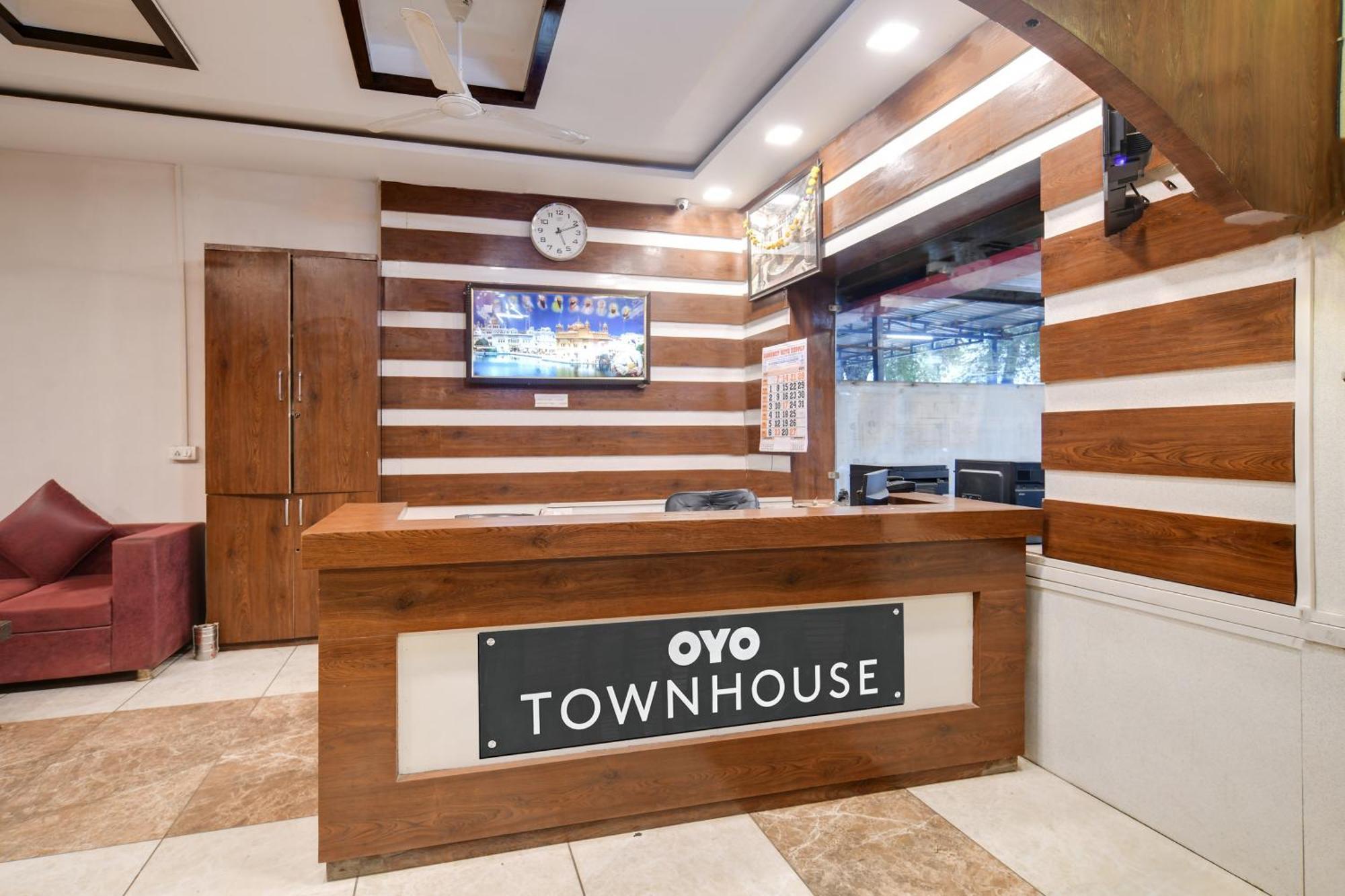 Townhouse Prime Stay Indore Exterior photo