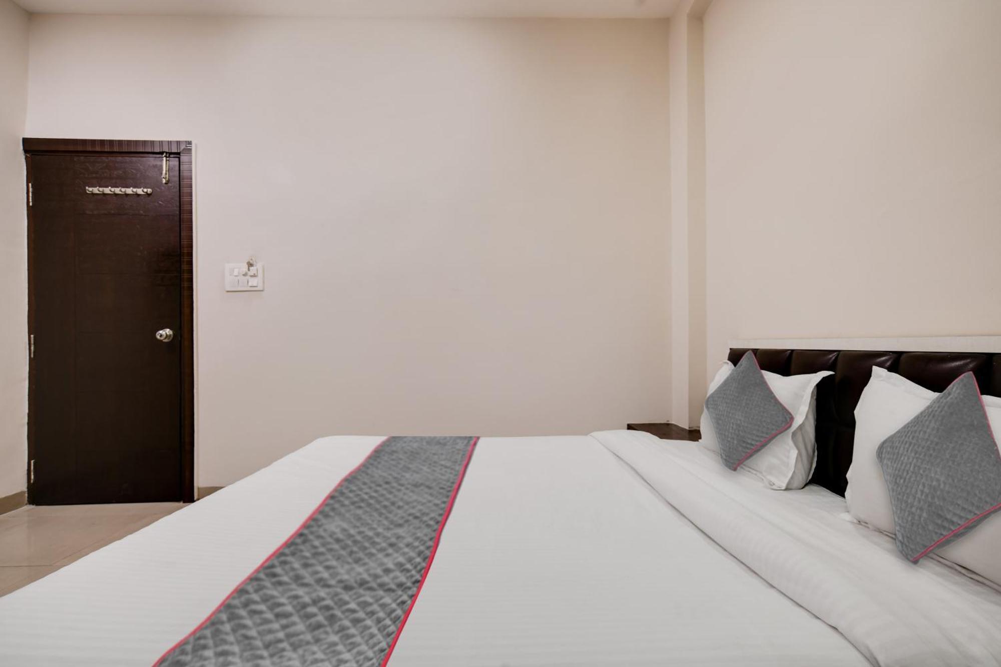 Townhouse Prime Stay Indore Exterior photo