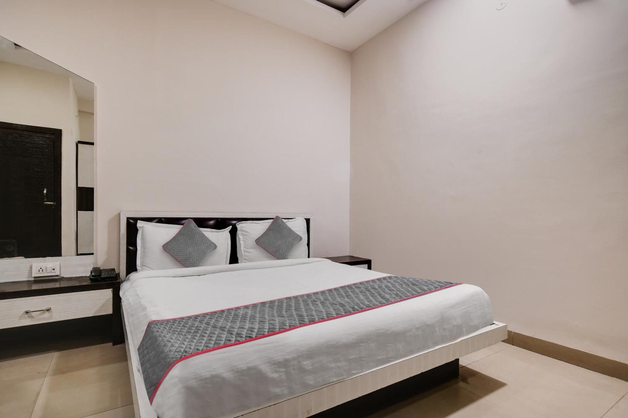 Townhouse Prime Stay Indore Exterior photo